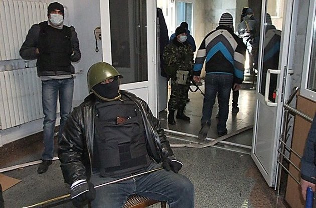 МВД считает неприемлемыми требования захватчиков в Луганске и Донецке