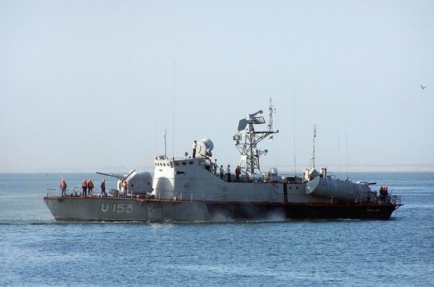 Розпочато виведення українських кораблів із Криму