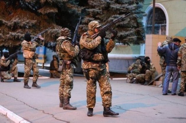 Держдеп США загрожує РФ новими санкціями: "повстанці" на сході України озброєні так само, як в Криму