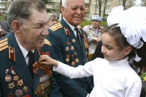 На Закарпатье "Правый сектор" призвал ветеранов отказаться на 9 мая от георгиевских ленточек