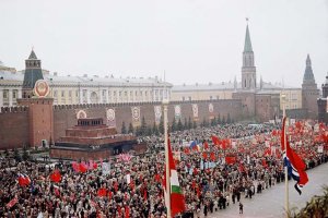 Россия ностальгирует по СССР: на Красной площади впервые за 23 года пройдет первомайская демонстрация
