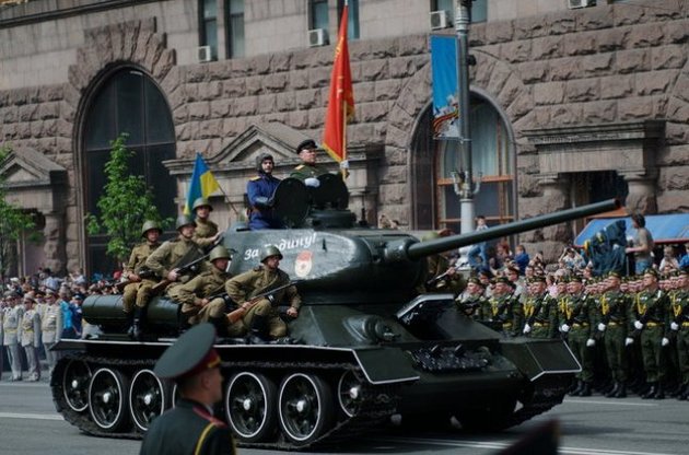 В Киеве Партия регионов, Компартия и Общевоинский союз хотят 9 мая провести массовые шествия