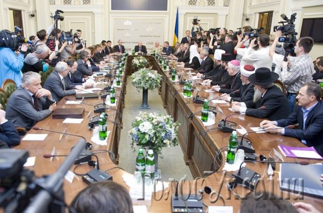 Следующий "круглый стол" национального единства планируют провести в Донецке 17 мая