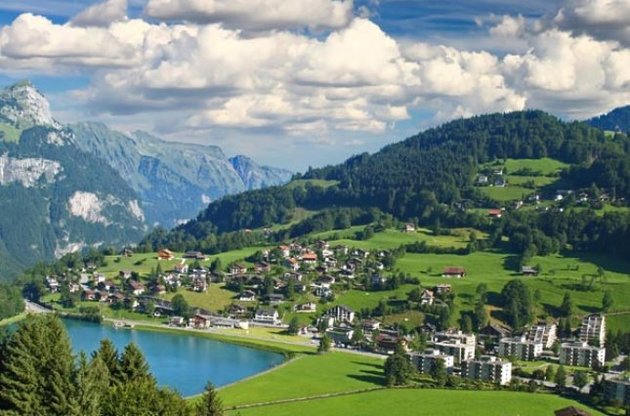 Швейцарцы на референдуме отказались от самой высокой в мире минимальной зарплаты