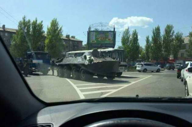 Террористы под Донецком заблокировали трассу