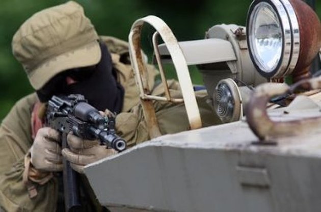 В Артемовске боевики из домов мирных жителей атаковали базу танкового резерва