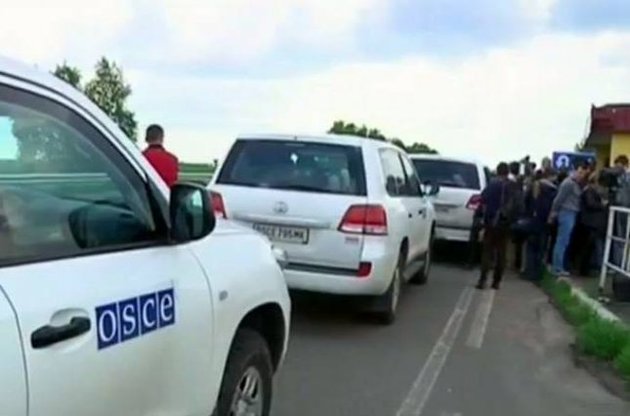 Спостерігачі ОБСЄ відновлять роботу на Донбасі тільки після ліквідації блокпостів