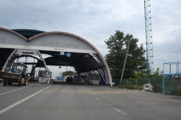 Силовики восстановили контроль в пункте пропуска "Должанский" Луганской области