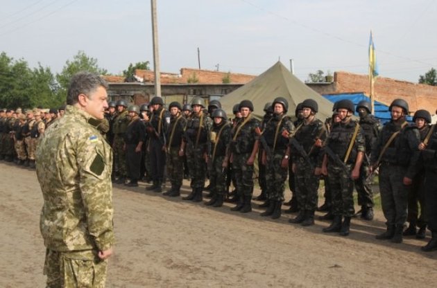 Порошенко приехал в освобожденный Славянск и объявил о рождении новой украинской армии