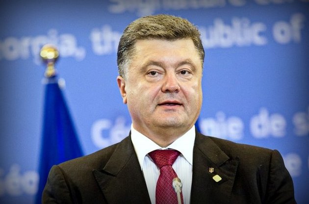 Порошенко обсудил с президентом Румынии ситуацию на Донбассе