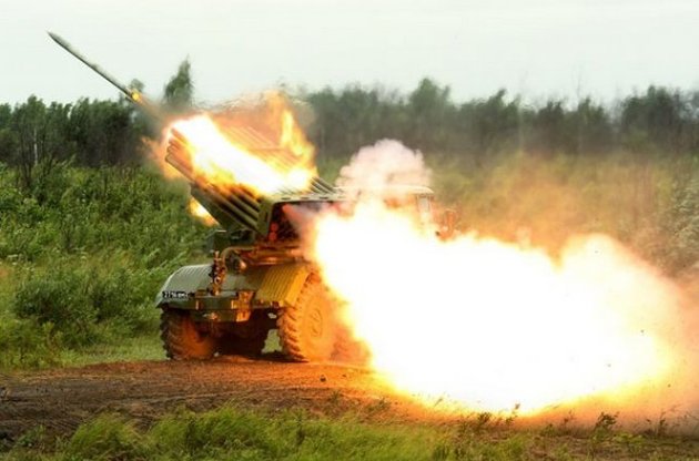 В Луганске боевики обстреляли силы АТО из "Градов"