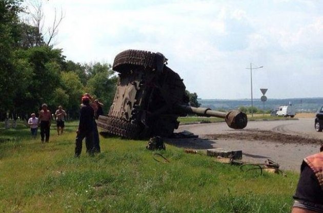 У Росії перекинувся танк, який прямував до українського кордону