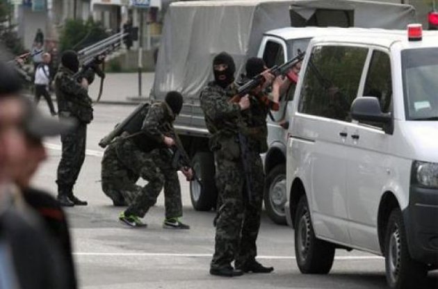 Боевики ввели в Донецке военное положение и комендантский час
