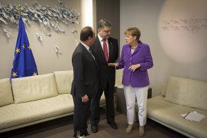 Порошенко поздравил Меркель с юбилеем, отметив ее вклад в мировую политику
