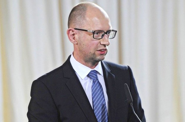 Яценюк вважає, що ситуація у Раді поставила Україну на межу дефолту