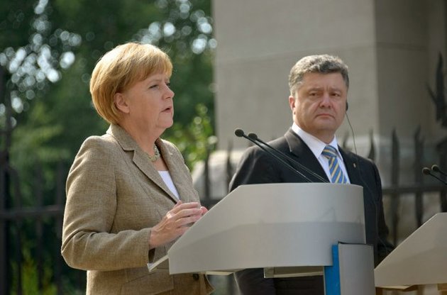 Меркель пообещала встать на защиту территориальной целостности Украины