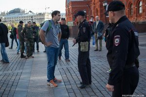В Москве задержали единственного участника антивоенной акции