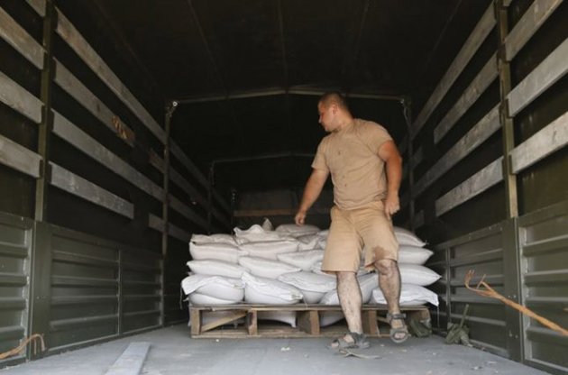 Российская "гуманитарная помощь" так и не попала жителям Луганска
