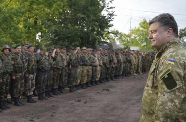 Только 38% украинцев назвали политику Порошенко на Донбассе сильной