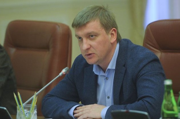 Минюст считает недопустимым формирование на Донбассе "народной милиции"