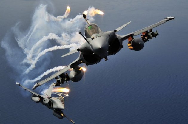Французская авиация разбомбила лагерь террористов в Ираке