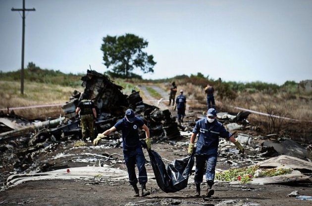 Неопознанными остаются 9 жертв крушения "Боинга-777"