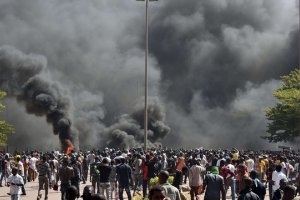 В Буркина-Фасо после отставки президента произошло два переворота за сутки