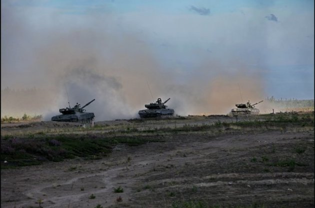 Великобритания помогает России опознать ее танки в Донбассе