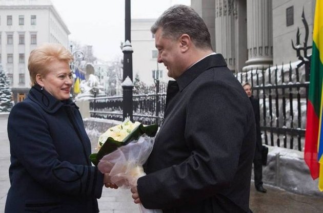 Україна і Литва домовилися про постачання зброї - Порошенко