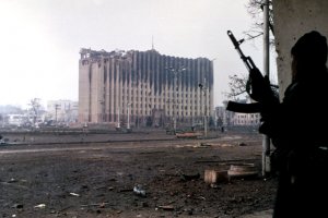 Демократия России "погибла" на войне в Чечне 20 лет назад - The Guardian