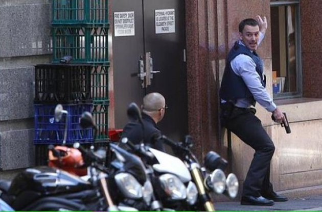 Полиция Сиднея взяла штурмом кафе с заложниками, есть погибшие
