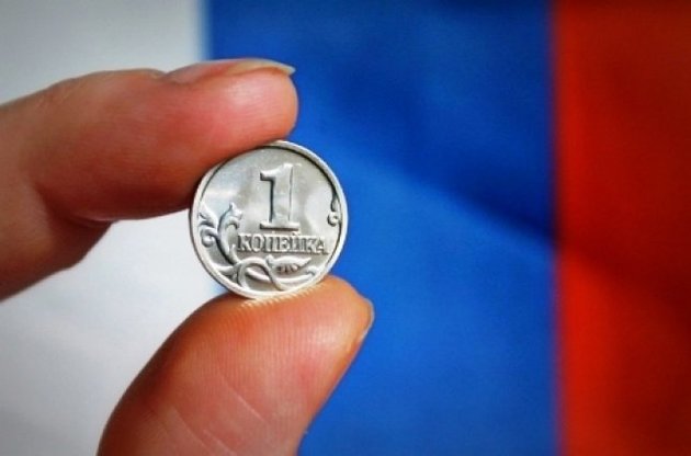 Рубль в Росії впав до 100 за євро та 80 за долар