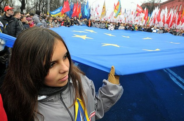 Только десятая часть украинцев считает соглашение с ЕС важным событием