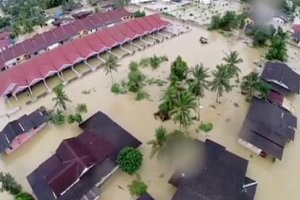 Наводнение в Малайзии лишило крова более чем 160 тысяч человек
