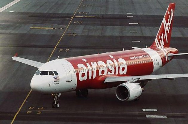 Зниклий літак AirAsia міг встигнути сісти на воду - експерт