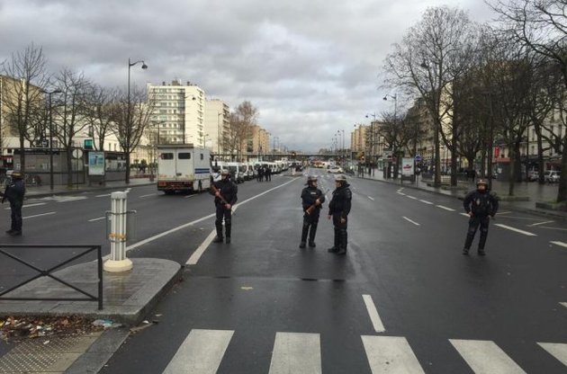 Во Франции продлен высший уровень террористический угрозы