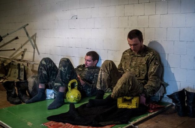 8 українських військових потрапили в полон під донецьким аеропортом - Бірюков