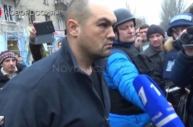 У Донецьку над полоненим "кіборгом" влаштували самосуд