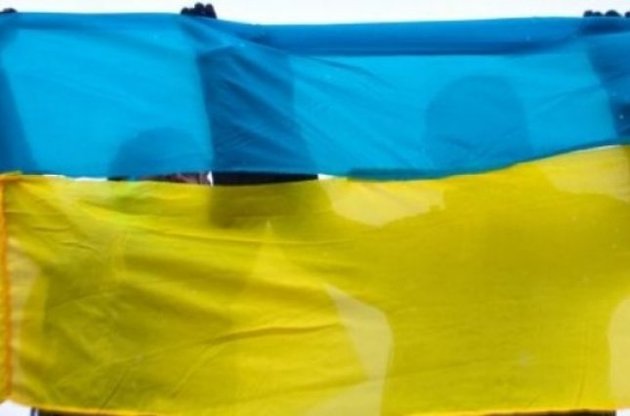 Лише 5% українців за відділення їх регіону від України, але 46% хочуть більше влади "на місцях"