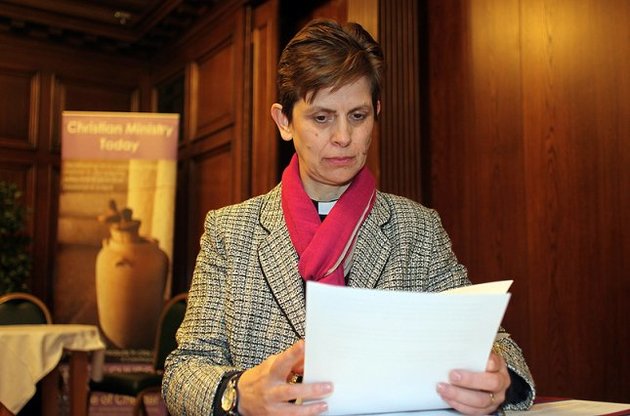 В Великобритании епископом впервые стала женщина