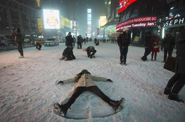 Снежная буря обошлась бизнесу Нью-Йорка в 200 млн долларов
