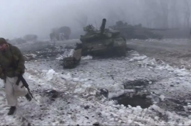 Боевики выложили видео своих подбитых танков возле Углегорска