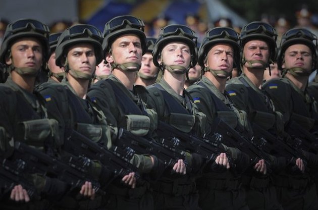 США приостановили программу обучения украинских военных