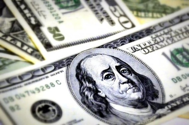 Гривня на межбанке упала до 23,5 грн/доллар