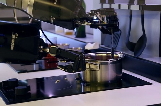 Британская компания презентовала робота-повара