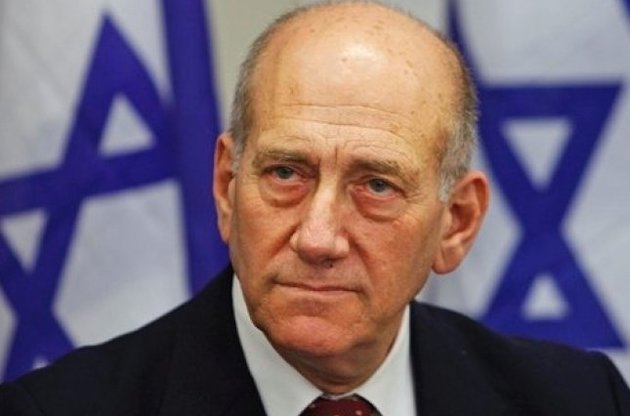 Израильского экс-премьера приговорили к тюрьме из-за мошенничества