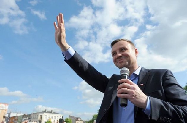 Президентом Польши официально избран Анджей Дуда