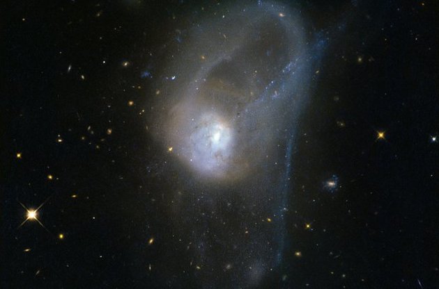 Телескоп "Хаббл" зафіксував процес злиття галактик