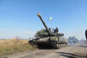 В пресс-центре АТО показали, как отводят тяжелое вооружение из Луганской области