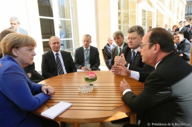 Европа дала Порошенко пощечину в Париже и заставляет смириться с требованиями Путина – BloombergView